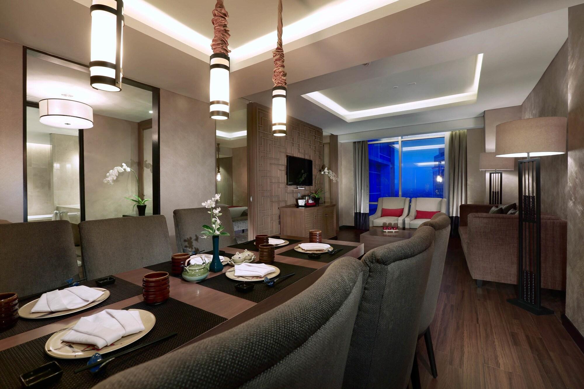 Aston Priority Simatupang Hotel And Conference Center Jakarta Extérieur photo