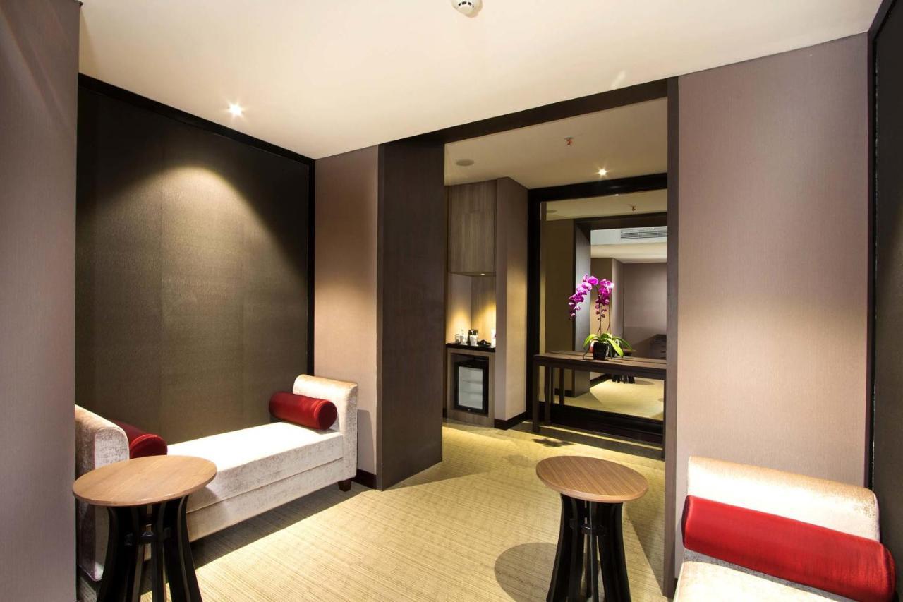 Aston Priority Simatupang Hotel And Conference Center Jakarta Extérieur photo