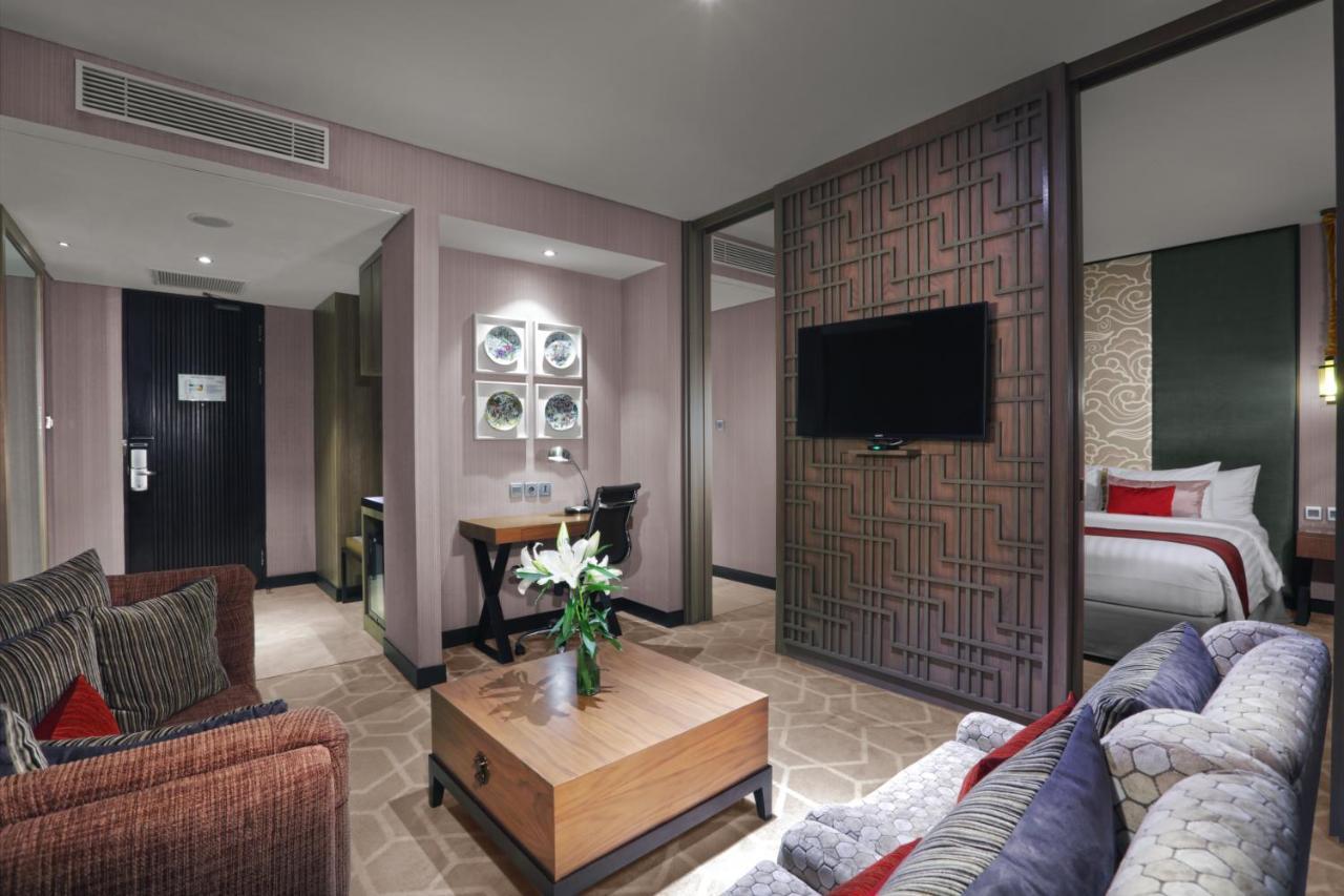 Aston Priority Simatupang Hotel And Conference Center Jakarta Extérieur photo