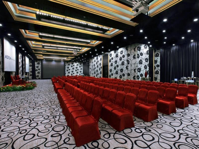 Aston Priority Simatupang Hotel And Conference Center Jakarta Extérieur photo